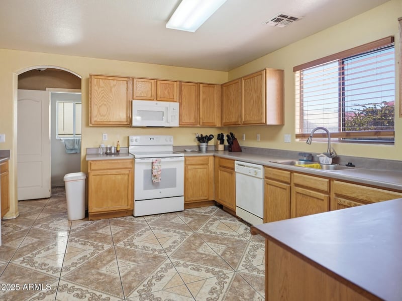 2842 63rd Dr, Phoenix, AZ 85043