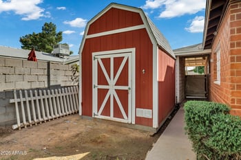 2842 Cheery Lynn Rd, Phoenix, AZ 85016