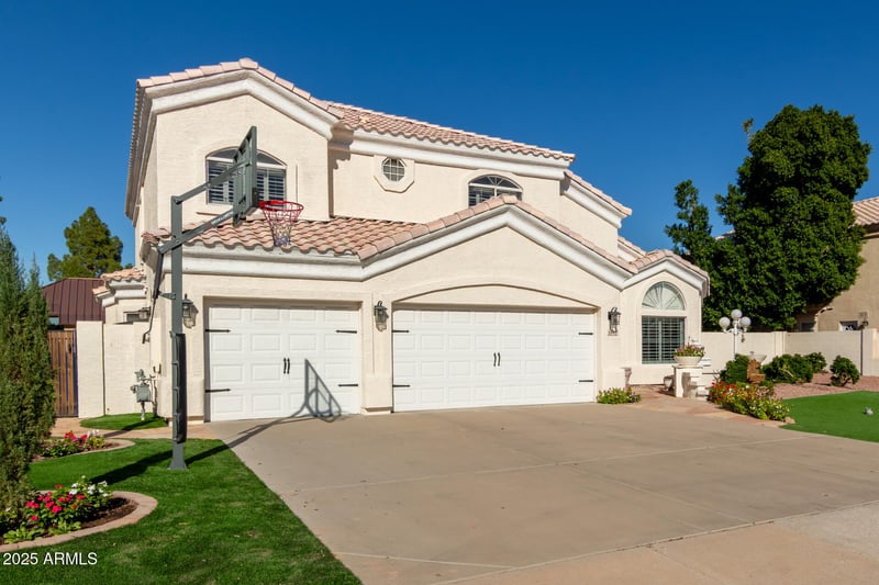 2842 Fox St, Mesa, AZ 85213