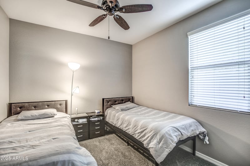 2842 Fraktur Rd, Phoenix, AZ 85040