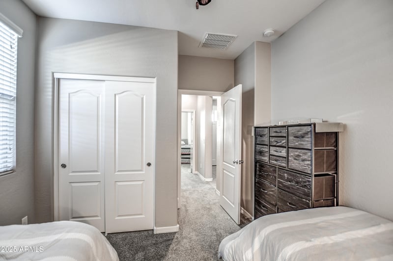 2842 Fraktur Rd, Phoenix, AZ 85040