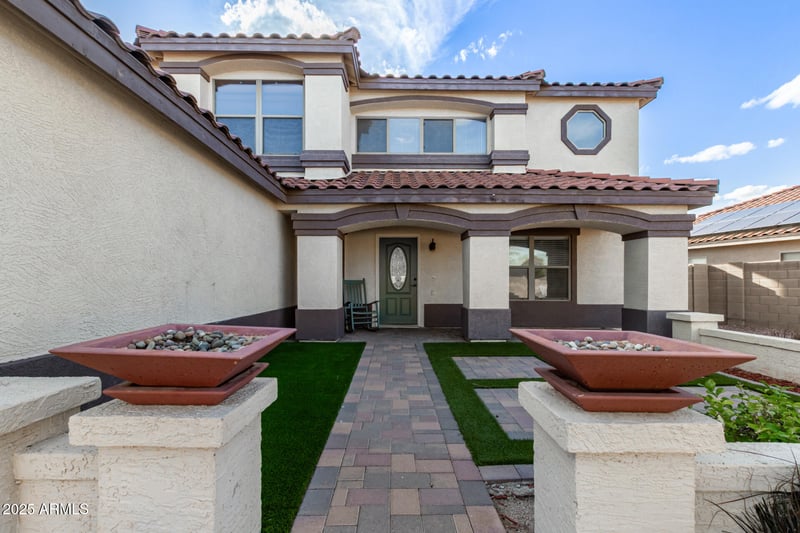 28422 32nd Ln, Phoenix, AZ 85083