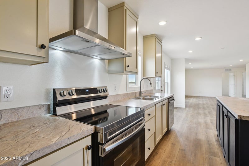 28425 250th Ln, Wittmann, AZ 85361