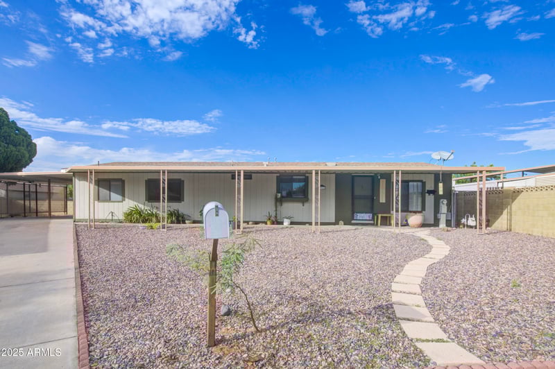 2844 Oraibi Dr, Phoenix, AZ 85050