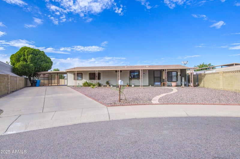 2844 Oraibi Dr, Phoenix, AZ 85050