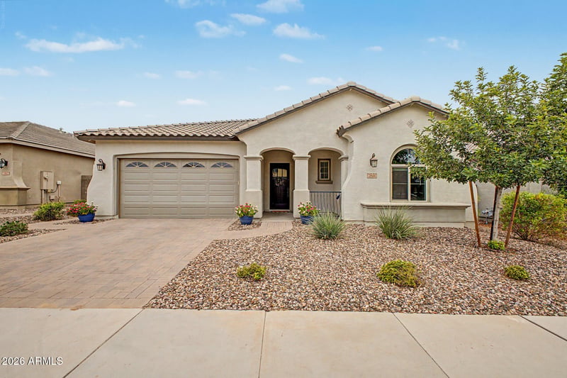 2844 Roosevelt Dr, San Tan Valley, AZ 85144