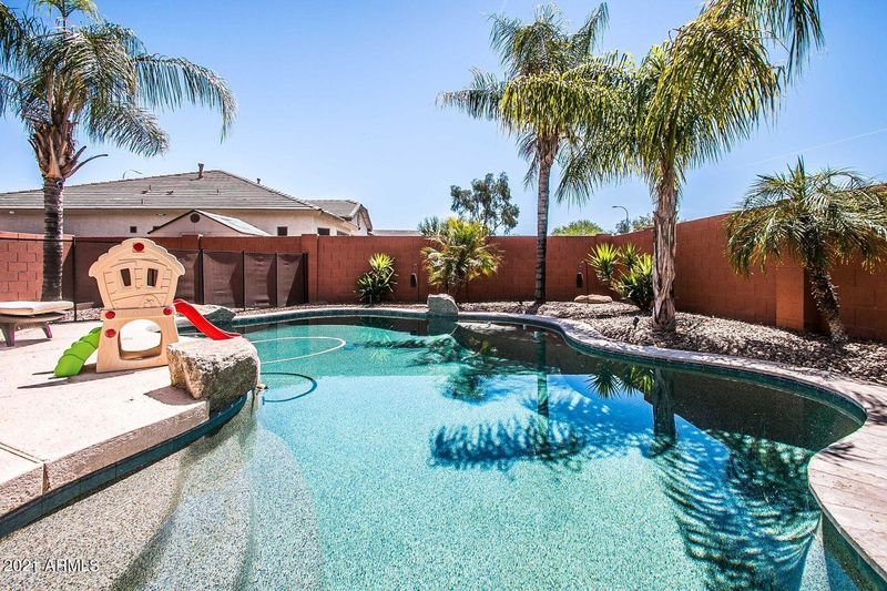 2847 E County Down Dr, Chandler, AZ 85249