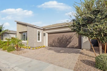 2847 E Los Gatos Dr, Phoenix, AZ 85050