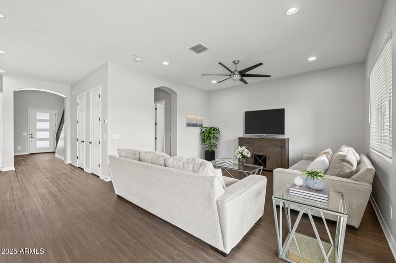 2847 Show Low Dr, San Tan Valley, AZ 85144
