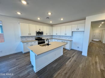 2848 Mecklenburg Way, San Tan Valley, AZ 85143