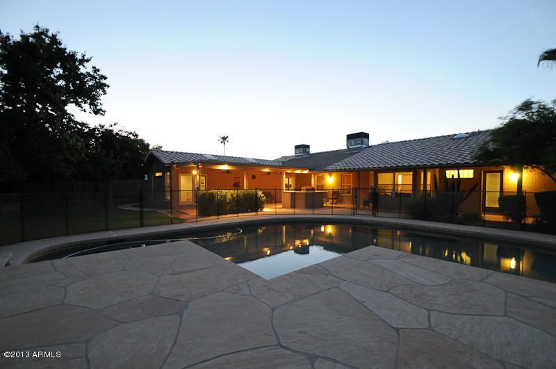 2849 E Gelding Dr, Phoenix, AZ 85032