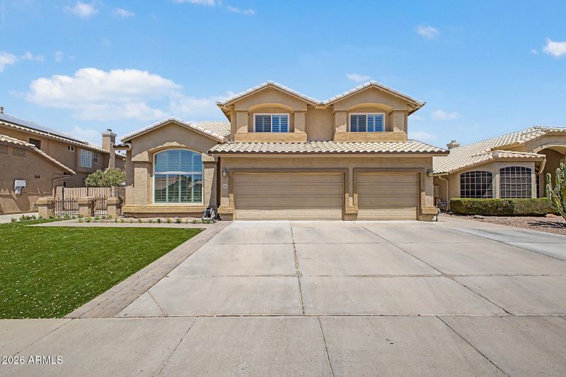 285 S Red Rock St, Gilbert, AZ 85296