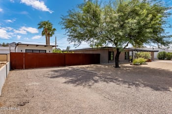 2851 E Turquoise Dr, Phoenix, AZ 85028