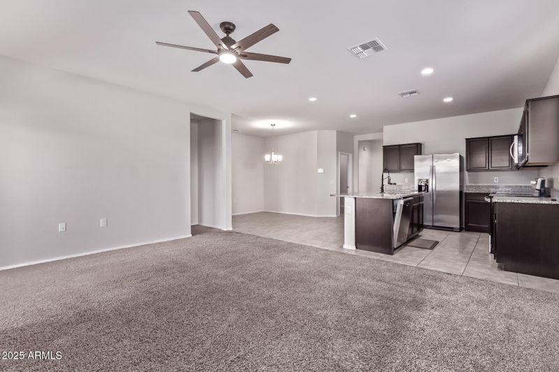 28512 N Geode Dr, San Tan Valley, AZ 85143