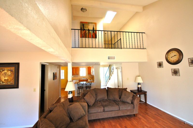 2852 N 49th Pl, Phoenix, AZ 85008