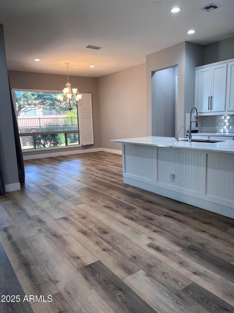 2852 Robin Ln, Phoenix, AZ 85050