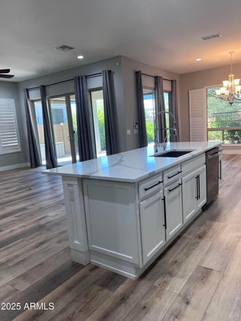 2852 Robin Ln, Phoenix, AZ 85050