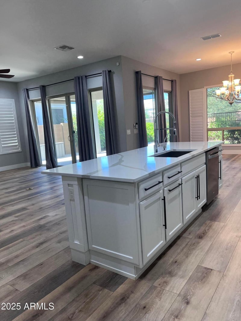 2852 Robin Ln, Phoenix, AZ 85050