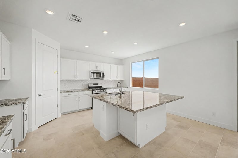 2853 Mecklenburg Way, San Tan Valley, AZ 85143