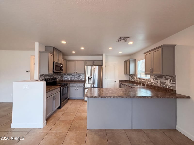 28539 Moonstone Way, San Tan Valley, AZ 85143