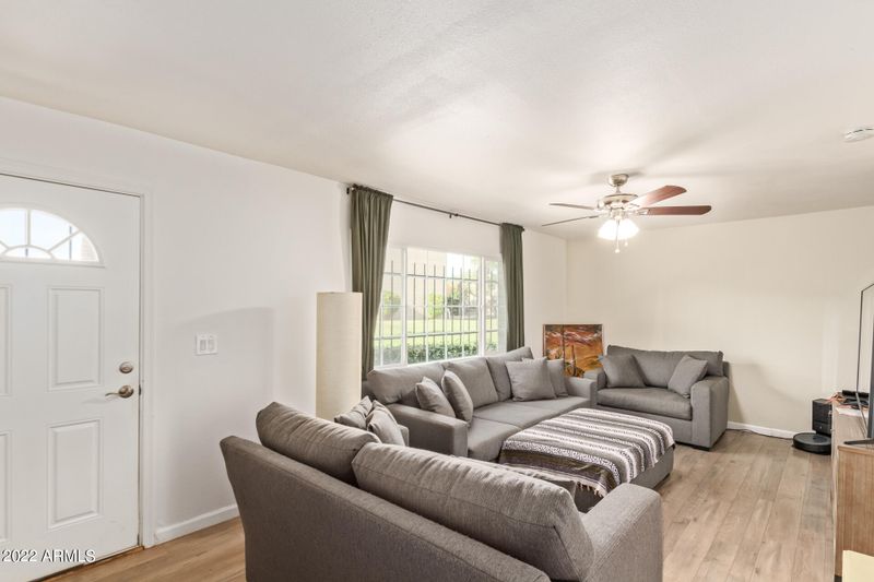 2854 E Clarendon Ave, Phoenix, AZ 85016