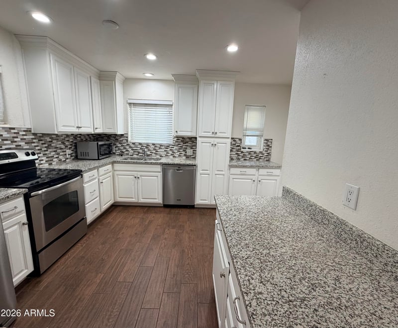2854 N Greenfield Rd, Phoenix, AZ 85006