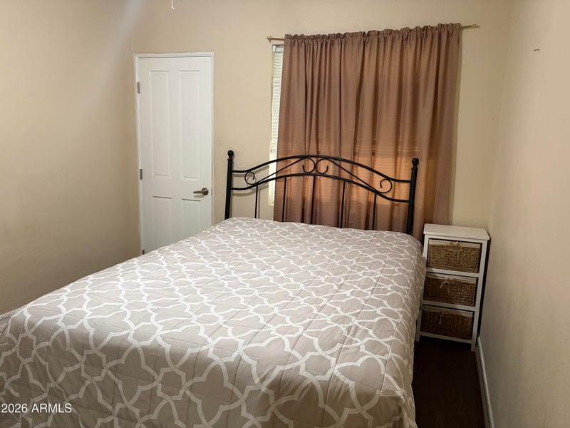 2854 N Greenfield Rd, Phoenix, AZ 85006