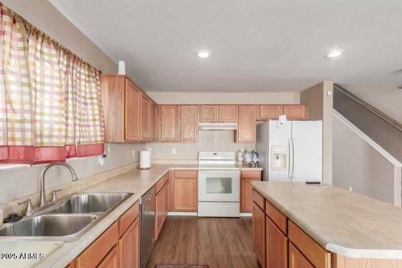 28549 Dolomite Ln, San Tan Valley, AZ 85143