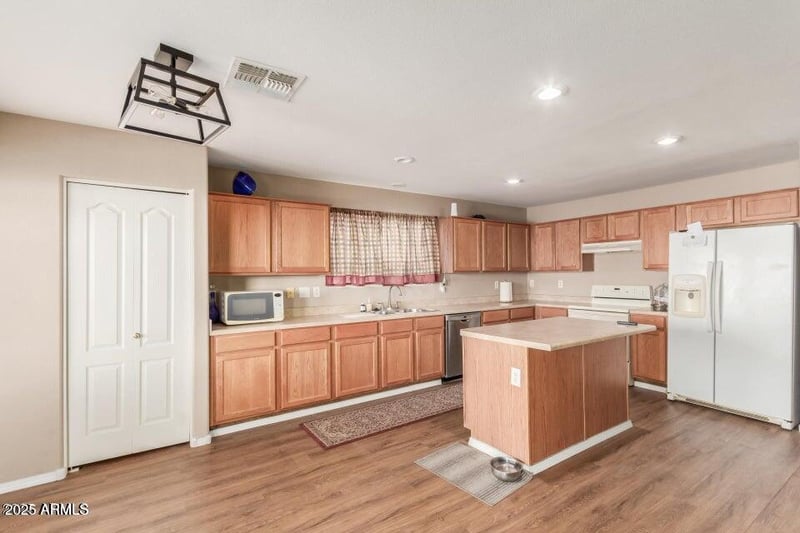 28549 Dolomite Ln, San Tan Valley, AZ 85143