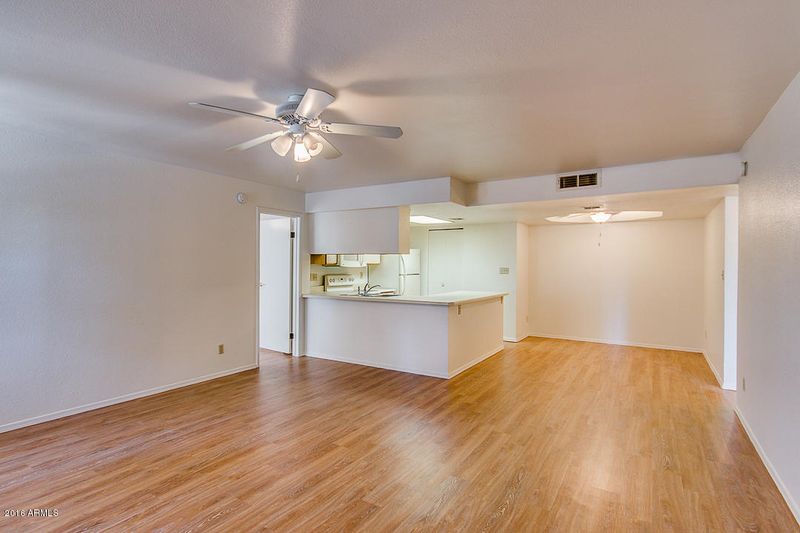 2855 S Extension Rd #124, Mesa, AZ 85210