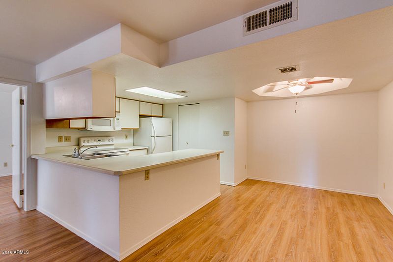 2855 S Extension Rd #124, Mesa, AZ 85210