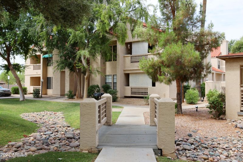 2855 S Extension Rd #211, Mesa, AZ 85210