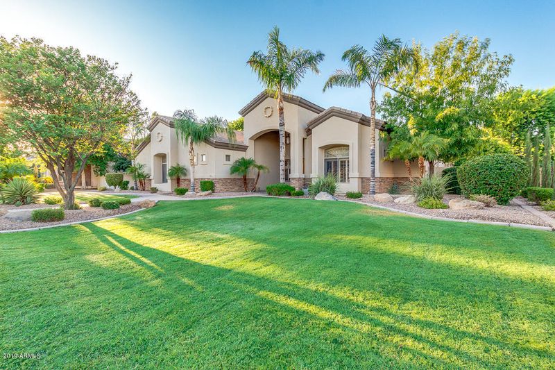 2856 E Waterman Ct, Gilbert, AZ 85297