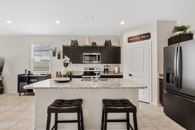 28567 Onyx Rd, San Tan Valley, AZ 85143