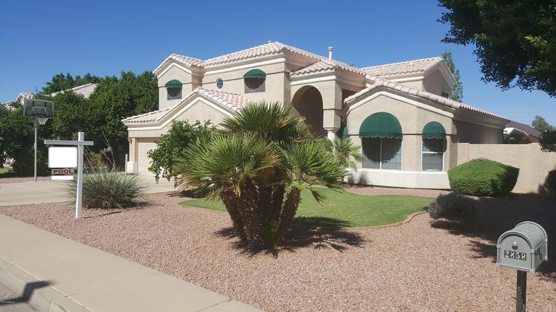 2858 E Fox St, Mesa, AZ 85213