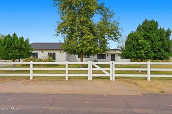 2858 E Redfield Rd, Gilbert, AZ 85234