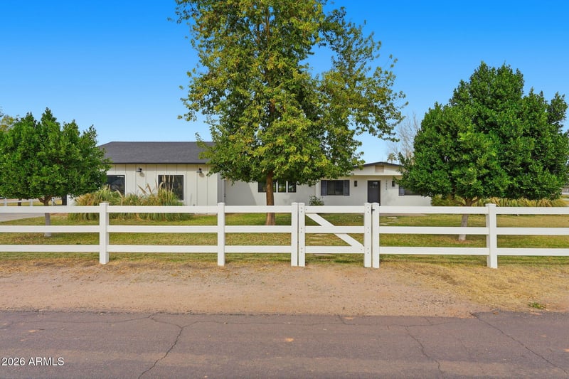 2858 E Redfield Rd, Gilbert, AZ 85234