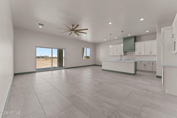 28583 257th Dr, Wittmann, AZ 85361