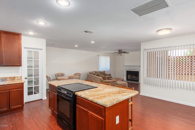2859 E Cinnabar Ave, Phoenix, AZ 85028