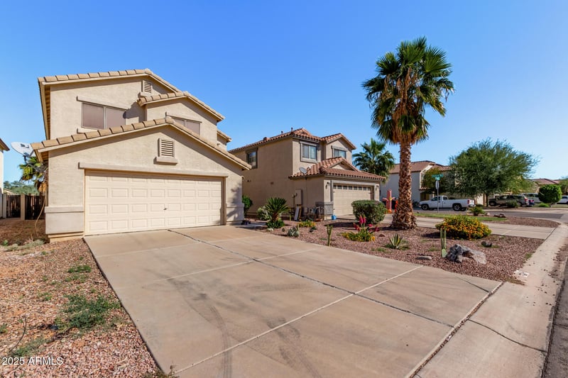 28597 Dolomite Ln, San Tan Valley, AZ 85143