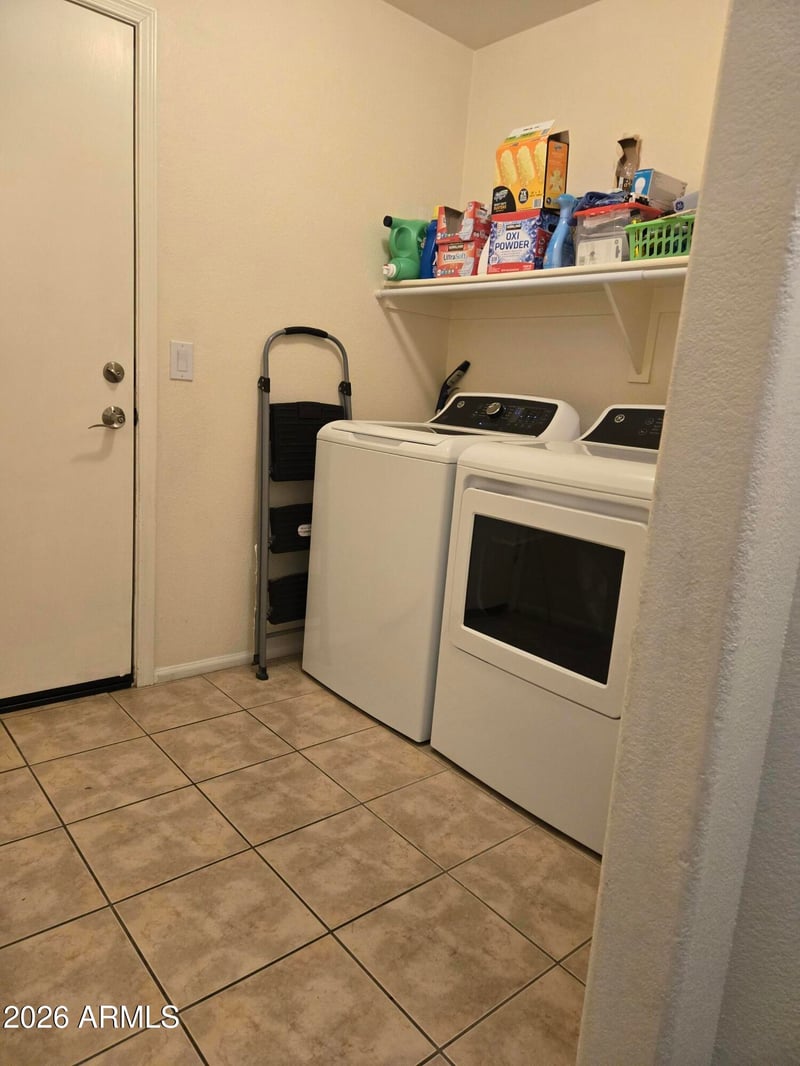 286 Hereford Dr, San Tan Valley, AZ 85143