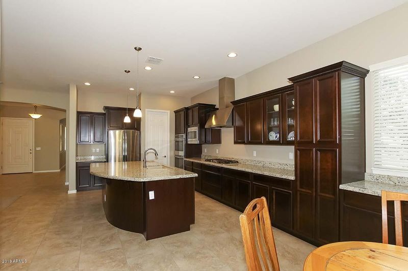 2860 E Iris Dr, Chandler, AZ 85286