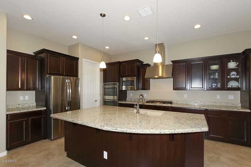 2860 E Iris Dr, Chandler, AZ 85286