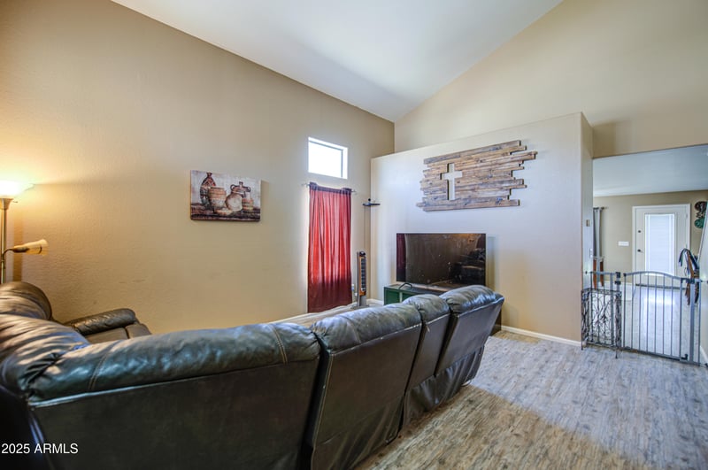 28615 Dolomite Ln, San Tan Valley, AZ 85143