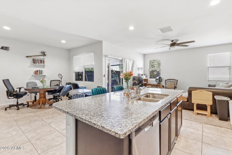 28658 Geode Dr, San Tan Valley, AZ 85143