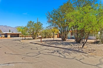 2866 Desert Ave, Tucson, AZ 85712
