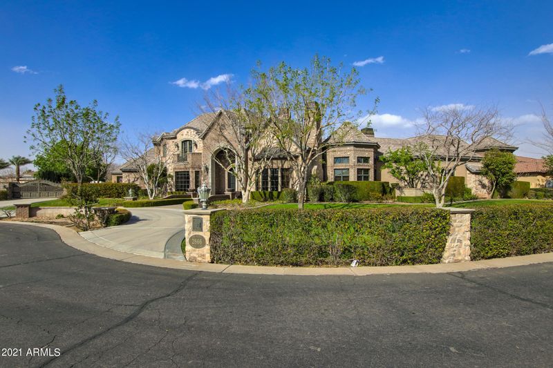 2866 E Robin Ct, Gilbert, AZ 85296
