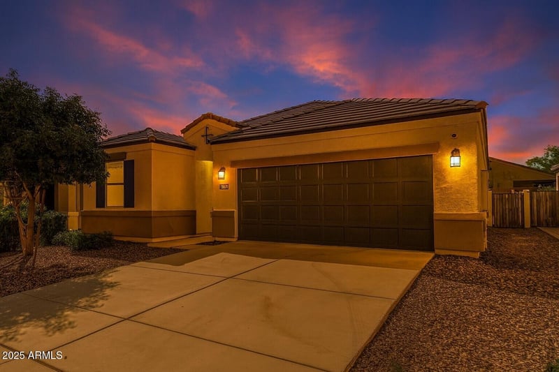 28670 Geode Dr, San Tan Valley, AZ 85143