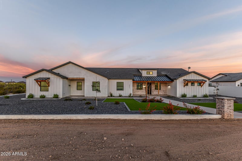 28673 Thompson Rd, San Tan Valley, AZ 85144