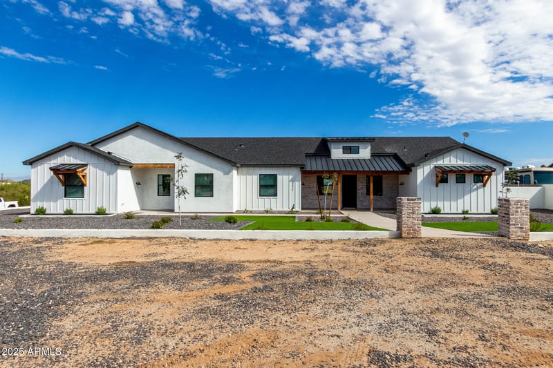 28673 Thompson Rd, San Tan Valley, AZ 85144